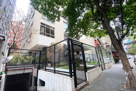 Apartamento à venda com 370m², 4 quartos e 4 vagas Apartamento à venda com 370m², 4 quartos e 4 vagasFachada do Prédio