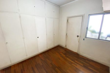 Apartamento à venda com 370m², 4 quartos e 4 vagas Apartamento à venda com 370m², 4 quartos e 4 vagasQuarto 2