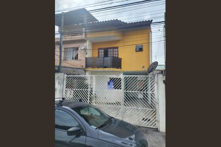 Casa à venda com 150m², 3 quartos e 2 vagas Casa à venda com 150m², 3 quartos e 2 vagasFachada