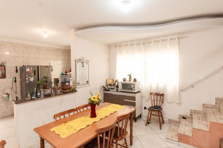 Casa à venda com 150m², 3 quartos e 2 vagas Casa à venda com 150m², 3 quartos e 2 vagasSala de Jantar