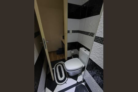 Apartamento à venda com 55m², 2 quartos e 1 vaga Apartamento à venda com 55m², 2 quartos e 1 vagaBanheiro