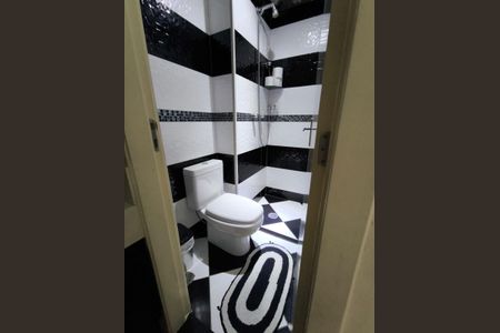 Apartamento à venda com 55m², 2 quartos e 1 vaga Apartamento à venda com 55m², 2 quartos e 1 vagaBanheiro