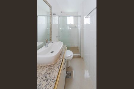 Apartamento à venda com 110m², 4 quartos e 2 vagas Apartamento à venda com 110m², 4 quartos e 2 vagasBanheiro social