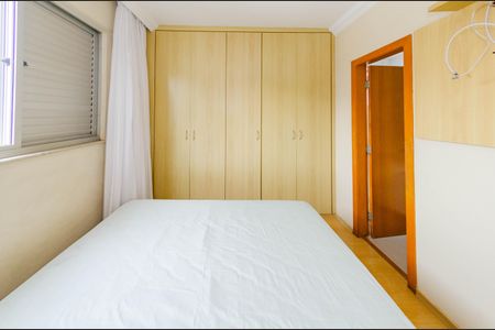 Apartamento à venda com 110m², 4 quartos e 2 vagas Apartamento à venda com 110m², 4 quartos e 2 vagasSuíte