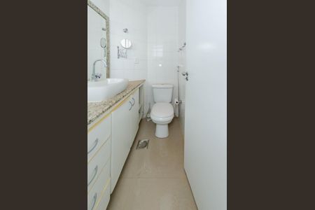 Apartamento à venda com 110m², 4 quartos e 2 vagas Apartamento à venda com 110m², 4 quartos e 2 vagasBanheiro suíte