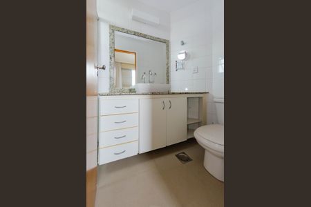 Apartamento à venda com 110m², 4 quartos e 2 vagas Apartamento à venda com 110m², 4 quartos e 2 vagasBanheiro suíte