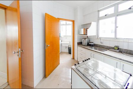 Apartamento à venda com 110m², 4 quartos e 2 vagas Apartamento à venda com 110m², 4 quartos e 2 vagasCozinha