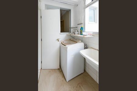 Apartamento à venda com 110m², 4 quartos e 2 vagas Apartamento à venda com 110m², 4 quartos e 2 vagasÁrea de serviço