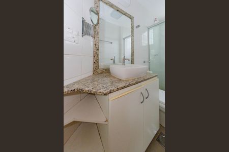 Apartamento à venda com 110m², 4 quartos e 2 vagas Apartamento à venda com 110m², 4 quartos e 2 vagasBanheiro social