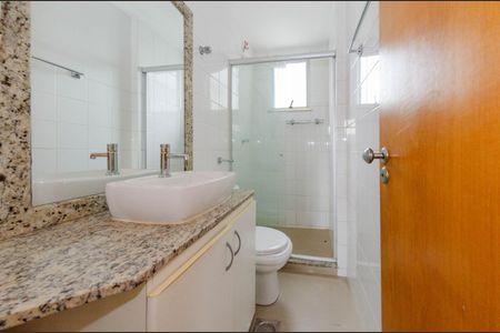 Apartamento à venda com 110m², 4 quartos e 2 vagas Apartamento à venda com 110m², 4 quartos e 2 vagasBanheiro social