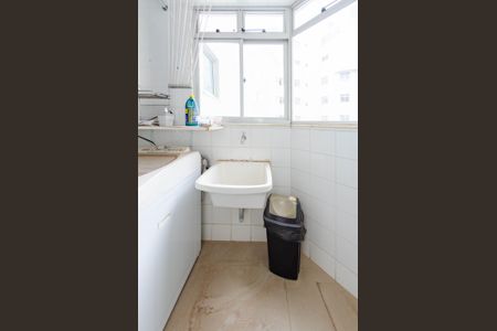 Apartamento à venda com 110m², 4 quartos e 2 vagas Apartamento à venda com 110m², 4 quartos e 2 vagasÁrea de serviço