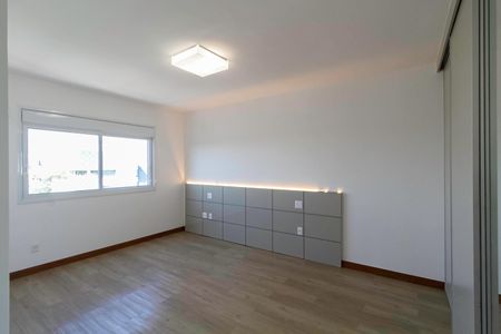 Apartamento à venda com 195m², 4 quartos e 4 vagas Apartamento à venda com 195m², 4 quartos e 4 vagasSuíte 2