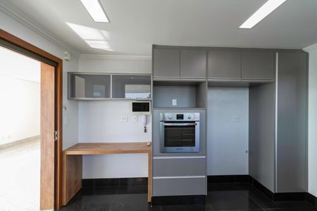 Apartamento à venda com 195m², 4 quartos e 4 vagas Apartamento à venda com 195m², 4 quartos e 4 vagasCozinha