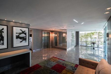 Apartamento à venda com 195m², 4 quartos e 4 vagas Apartamento à venda com 195m², 4 quartos e 4 vagasHall social