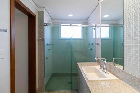 Apartamento à venda com 195m², 4 quartos e 4 vagas Apartamento à venda com 195m², 4 quartos e 4 vagasBanheiro da suíte 2