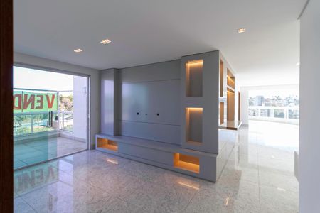 Apartamento à venda com 195m², 4 quartos e 4 vagas Apartamento à venda com 195m², 4 quartos e 4 vagasSala 2