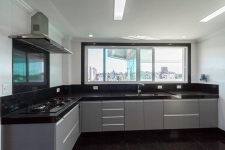 Apartamento à venda com 195m², 4 quartos e 4 vagas Apartamento à venda com 195m², 4 quartos e 4 vagasCozinha