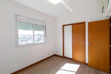 Apartamento à venda com 195m², 4 quartos e 4 vagas Apartamento à venda com 195m², 4 quartos e 4 vagasSemi suíte 1