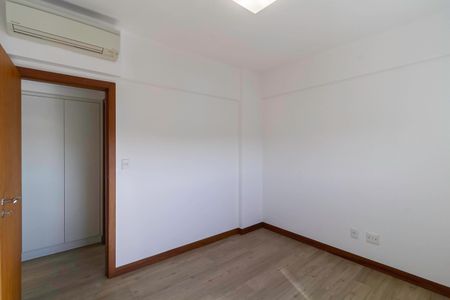 Apartamento à venda com 195m², 4 quartos e 4 vagas Apartamento à venda com 195m², 4 quartos e 4 vagasSemi suíte 1