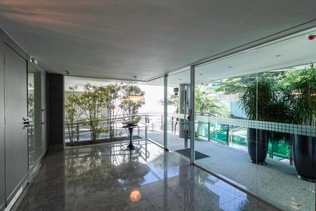 Apartamento à venda com 195m², 4 quartos e 4 vagas Apartamento à venda com 195m², 4 quartos e 4 vagasHall social