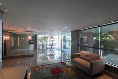 Apartamento à venda com 195m², 4 quartos e 4 vagas Apartamento à venda com 195m², 4 quartos e 4 vagasHall social