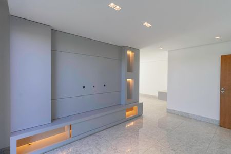 Apartamento à venda com 195m², 4 quartos e 4 vagas Apartamento à venda com 195m², 4 quartos e 4 vagasSala 2