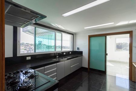 Apartamento à venda com 195m², 4 quartos e 4 vagas Apartamento à venda com 195m², 4 quartos e 4 vagasCozinha