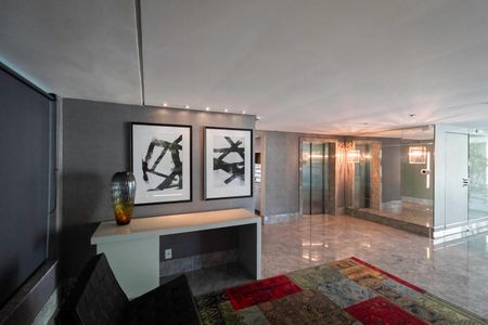 Apartamento à venda com 195m², 4 quartos e 4 vagas Apartamento à venda com 195m², 4 quartos e 4 vagasHall social