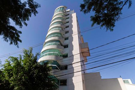 Apartamento à venda com 195m², 4 quartos e 4 vagas Apartamento à venda com 195m², 4 quartos e 4 vagasFachada