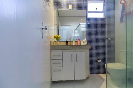 Casa à venda com 180m², 3 quartos e 2 vagasBanheiro social