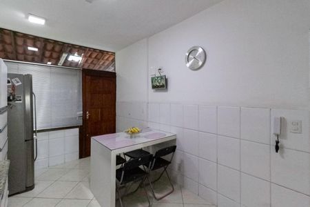 Casa à venda com 180m², 3 quartos e 2 vagasCozinha