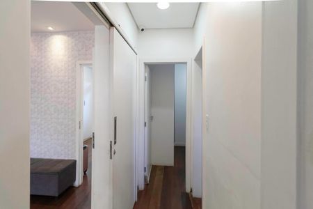 Casa à venda com 180m², 3 quartos e 2 vagasCorredor