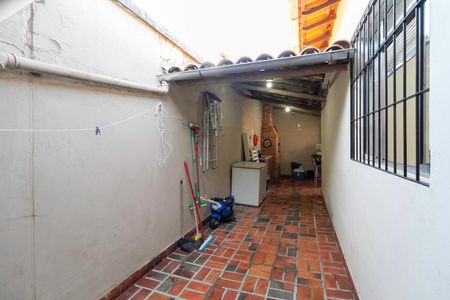 Casa à venda com 180m², 3 quartos e 2 vagasQuintal