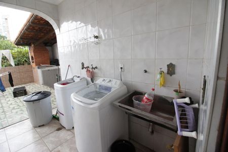 Casa à venda com 121m², 4 quartos e 5 vagasÁrea de Serviço