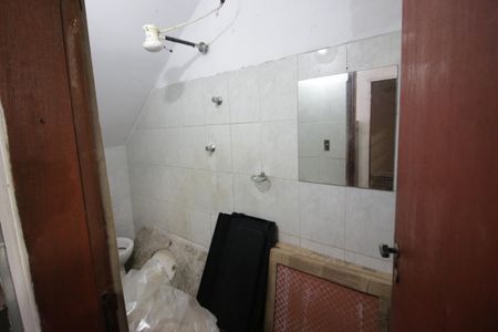 Casa à venda com 121m², 4 quartos e 5 vagasBanheiro externo