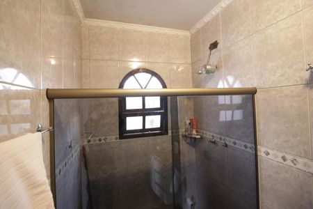 Casa à venda com 121m², 4 quartos e 5 vagasBanheiro da Suíte 1