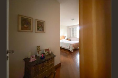 Casa de condomínio à venda com 338m², 5 quartos e 2 vagas