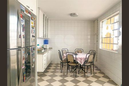 Casa de condomínio à venda com 338m², 5 quartos e 2 vagas