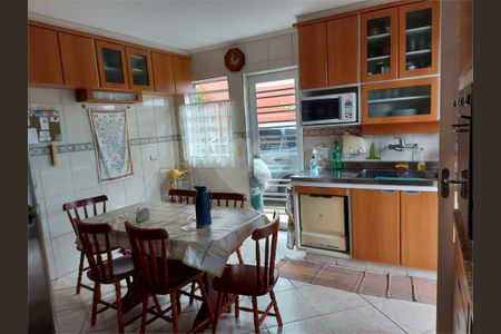 Casa à venda com 390m², 4 quartos e 6 vagas