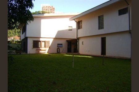 Casa à venda com 390m², 4 quartos e 6 vagas