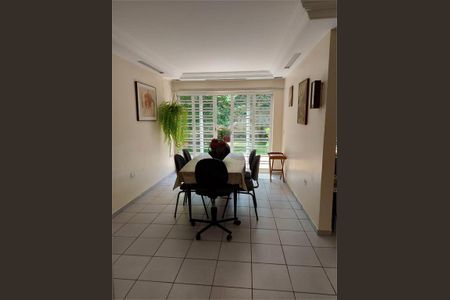 Casa à venda com 390m², 4 quartos e 6 vagas