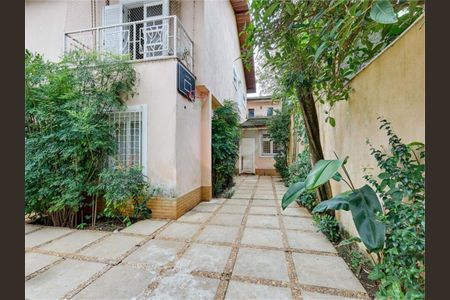 Casa à venda com 451m², 4 quartos e 3 vagas