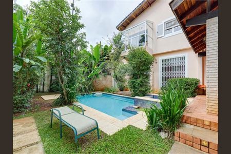 Casa à venda com 451m², 4 quartos e 3 vagas