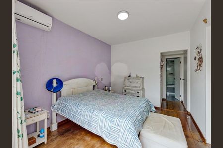 Casa à venda com 451m², 4 quartos e 3 vagas