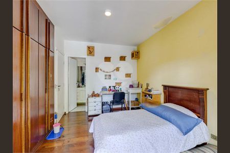 Casa à venda com 451m², 4 quartos e 3 vagas