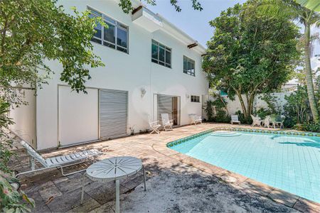 Casa de condomínio à venda com 300m², 4 quartos e 4 vagas