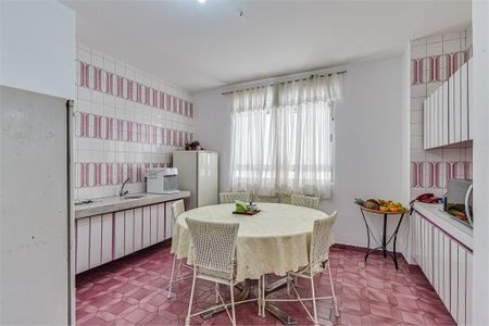 Casa de condomínio à venda com 300m², 4 quartos e 4 vagas