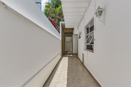 Casa de condomínio à venda com 300m², 4 quartos e 4 vagas