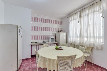 Casa de condomínio à venda com 300m², 4 quartos e 4 vagas