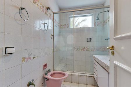 Casa de condomínio à venda com 300m², 4 quartos e 4 vagas